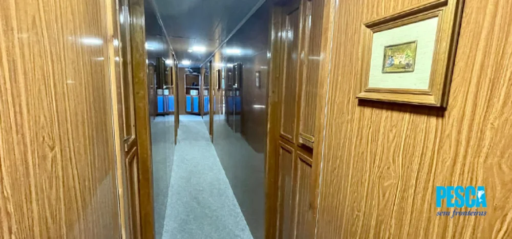 IATE AMAZONIA I - corredor das suites do deck principal