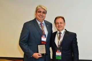 PCC FLAVIO MENDES RECEBE PR�MIO