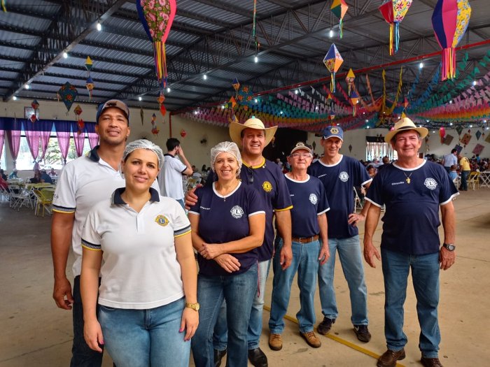 Leil�o de gado em prol ao instituto Nossa senhora de F�tima - LIONS Clube de Guararapes