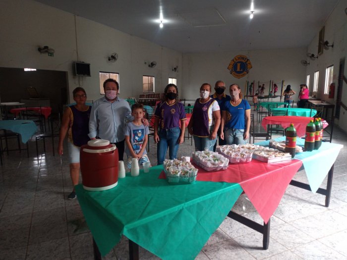 Festa do dia das Crian�as e Teste de Vis�o - LC de Cassil�ndia Vale do Apor�