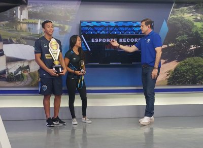 Esporte Interior Record - Ao vivo com atletas da ABDA Let�cia Lorieto e Jezreel Satu