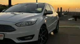 FORD Focus Hatch 2.0 16V 4P FLEX TITANIUM POWERSHIFT AUTOMTICO