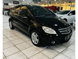 MERCEDES-BENZ B 180 1.7 4P CONFORT AUTOM�TICO