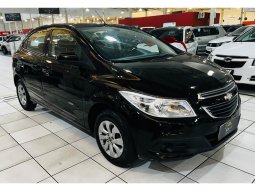 CHEVROLET Onix Hatch 1.0 4P FLEX LT