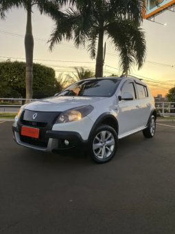 RENAULT Sandero 1.6 16V 4P FLEX STEPWAY AUTOM�TICO