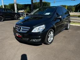 MERCEDES-BENZ B 180 1.7 4P FAMILY PLUS AUTOM�TICO