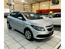 CHEVROLET Onix Hatch 1.4 4P FLEX LT AUTOMTICO
