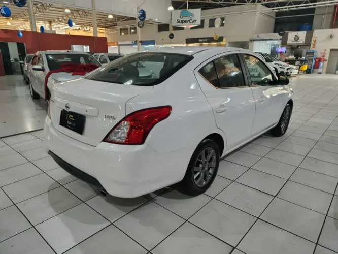 NISSAN Versa Sedan 1.6 16V 4P FLEX SV, Foto 4