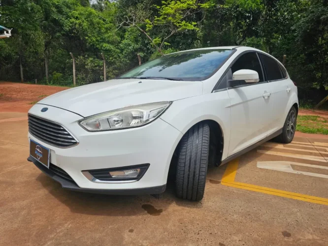 FORD Focus Hatch 2.0 16V 4P TITANIUM PLUS FLEX, Foto 2