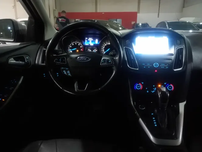 FORD Focus Hatch 2.0 16V 4P FLEX SE PLUS POWERSHIFT AUTOMTICO, Foto 17