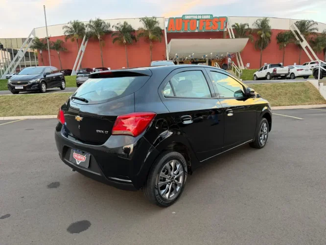 CHEVROLET Onix Hatch 1.0 4P FLEX LT, Foto 6