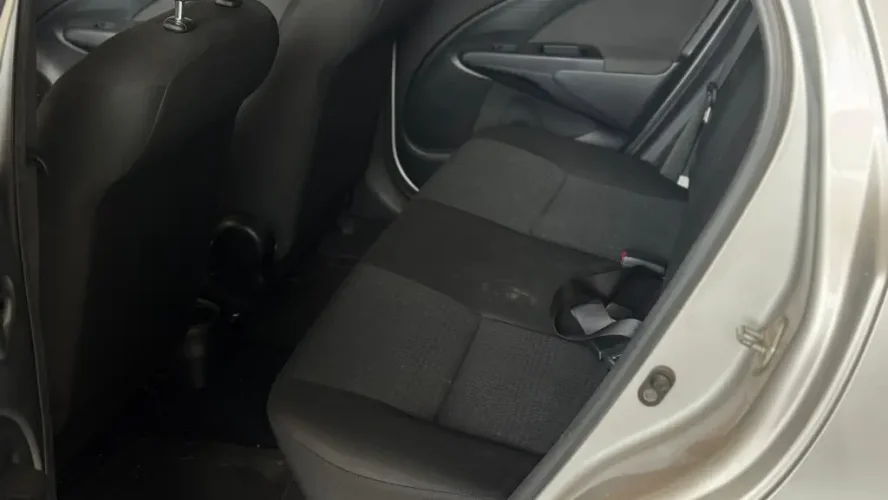 TOYOTA Etios Hatch 1.3 16V 4P FLEX X, Foto 7