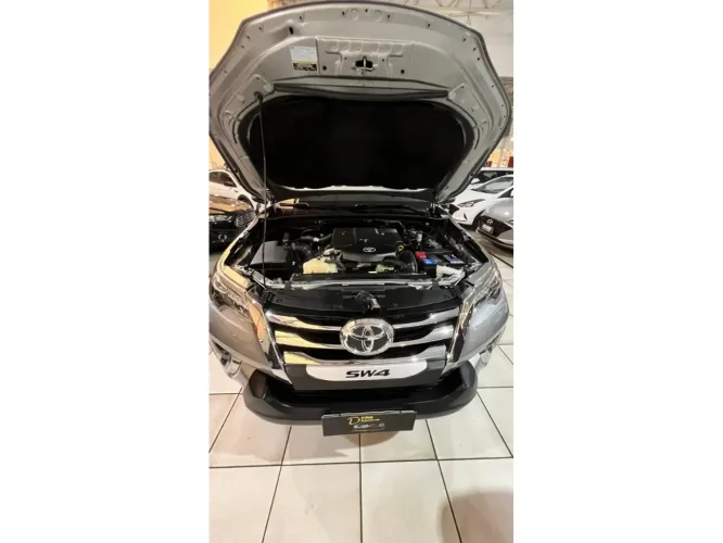 TOYOTA Hilux SW4 2.8 16V 4P SRX 4X4 7 LUGARES TURBO DIESEL AUTOMTICO, Foto 16