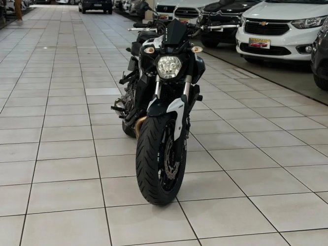 YAMAHA MT-07 700 ABS, Foto 2