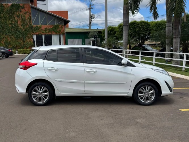TOYOTA Yaris Hatch 1.5 16V 4P FLEX XL PLUS CONNECT MULTIDRIVE AUTOM�TICO CVT, Foto 4