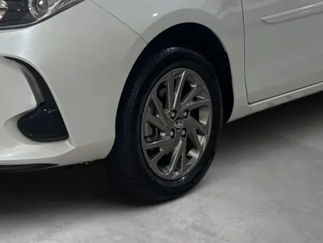 TOYOTA Yaris Sedan 1.5 16V 4P FLEX XS CONNECT MULTIDRIVE AUTOM�TICO CVT, Foto 3