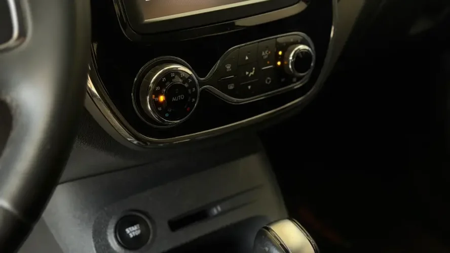 RENAULT Captur 1.6 16V 4P FLEX SCE INTENSE X-TRONIC CVT, Foto 8