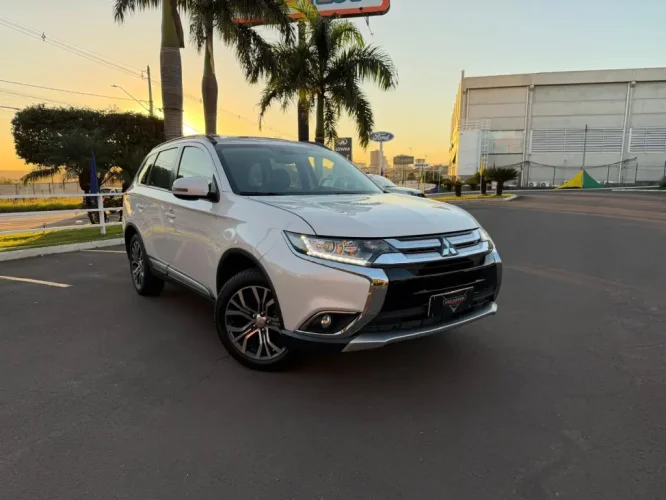MITSUBISHI Outlander 2.0 16V 4P AUTOM�TICO, Foto 1