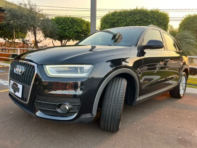 AUDI Q3 2.0 4P TFSI AMBIENTE QUATTRO S-TRONIC AUTOM�TICO, Foto 2