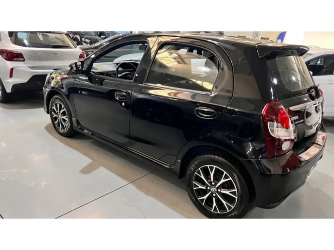 TOYOTA Etios Hatch 1.5 16V 4P FLEX PLATINUM AUTOMTICO, Foto 3