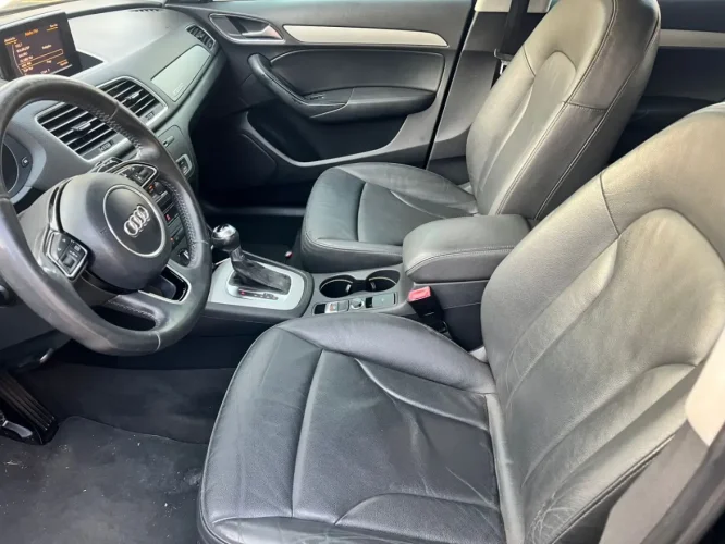AUDI Q3 2.0 4P TFSI AMBIENTE QUATTRO S-TRONIC AUTOM�TICO, Foto 12