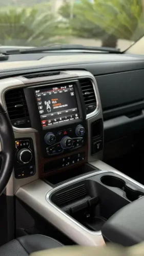 RAM 1500 5.7 V8 CLASSIC LARAMIE CABINE DUPLA 4X4 AUTOMTICO, Foto 19