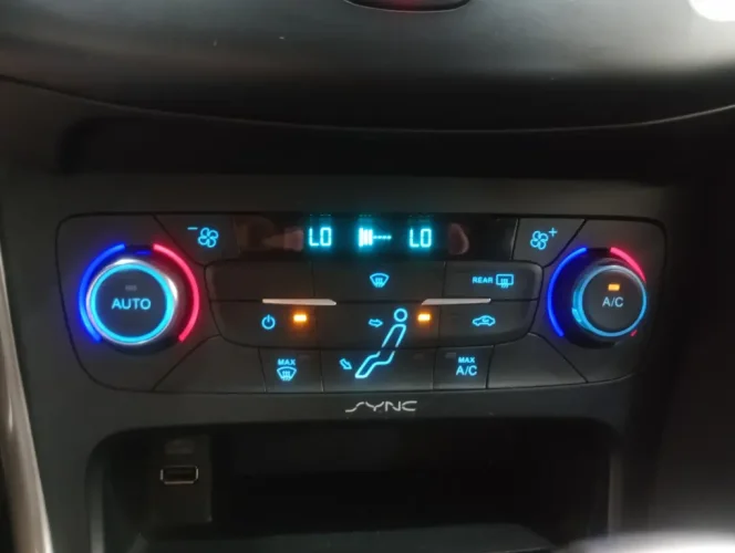 FORD Focus Hatch 2.0 16V 4P FLEX SE AUTOM�TICO, Foto 14