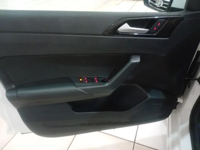 VOLKSWAGEN Virtus 1.0 4P 200 TSI FLEX HIGHLINE AUTOMTICO, Foto 6