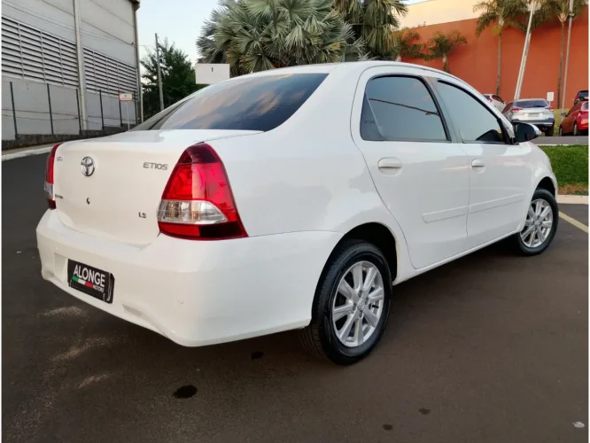 TOYOTA Etios Sedan 1.5 16V 4P FLEX X PLUS AUTOM�TICO, Foto 5