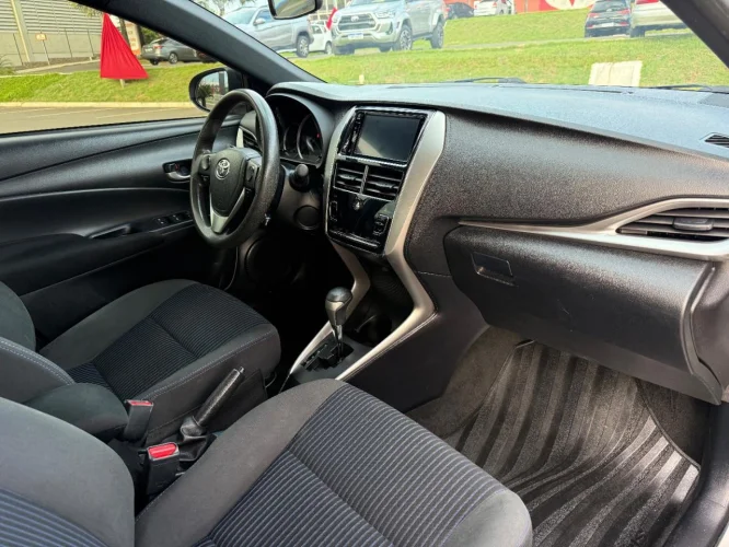 TOYOTA Yaris Hatch 1.5 16V 4P FLEX XL PLUS CONNECT MULTIDRIVE AUTOM�TICO CVT, Foto 6