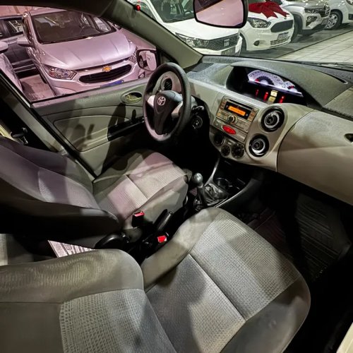 TOYOTA Etios Hatch 1.3 16V 4P FLEX XS, Foto 10