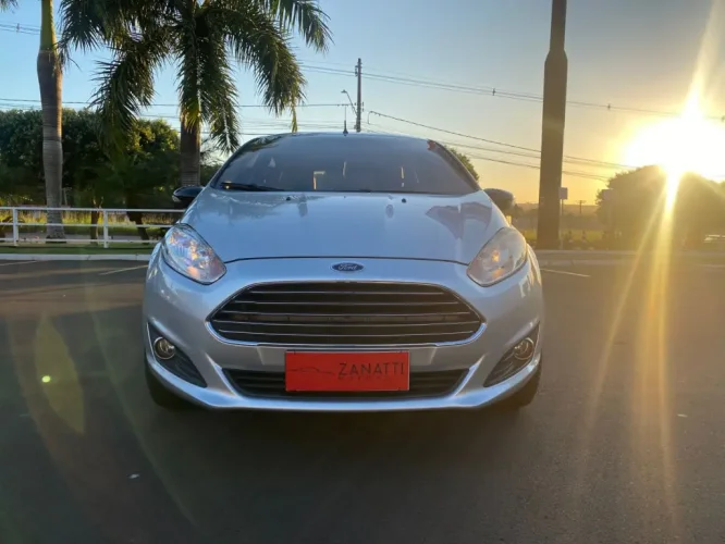 FORD Fiesta Hatch 1.6 16V 4P TITANIUM FLEX, Foto 2