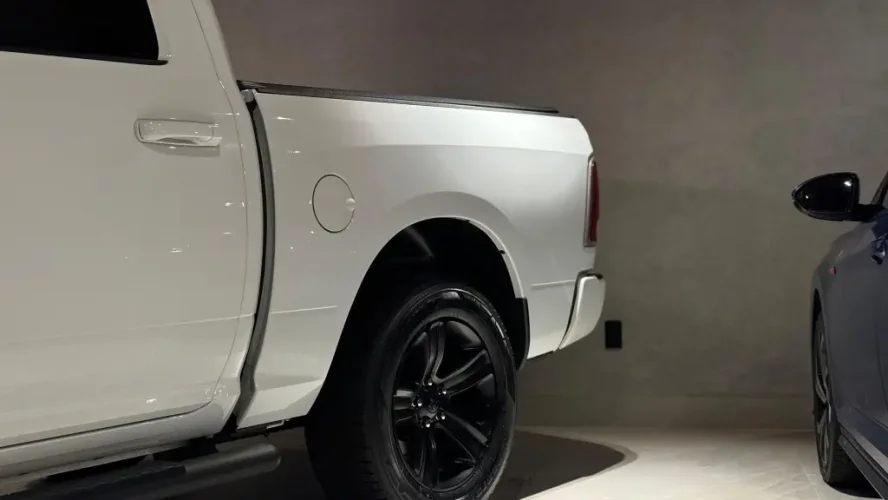 RAM 1500 5.7 V8 CLASSIC LARAMIE CABINE DUPLA 4X4 AUTOMTICO, Foto 17
