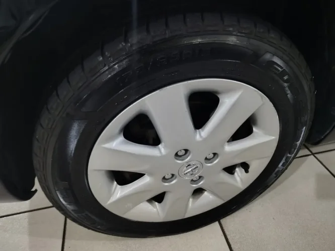 NISSAN March 1.6 16V 4P SV FLEX, Foto 12