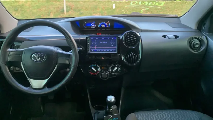 TOYOTA Etios Hatch 1.3 16V 4P FLEX, Foto 9