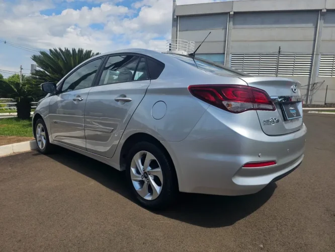 HYUNDAI HB 20 Sedan 1.6 16V 4P FLEX COMFORT PLUS, Foto 4