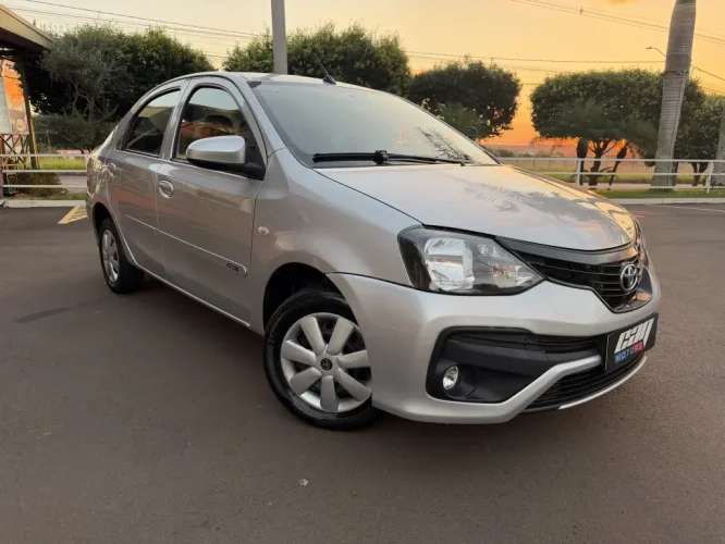 TOYOTA Etios Sedan 1.5 16V 4P FLEX XS AUTOM�TICO, Foto 2