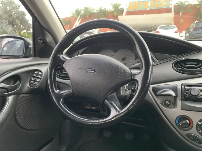FORD Focus Sedan 1.6 4P GLX, Foto 12