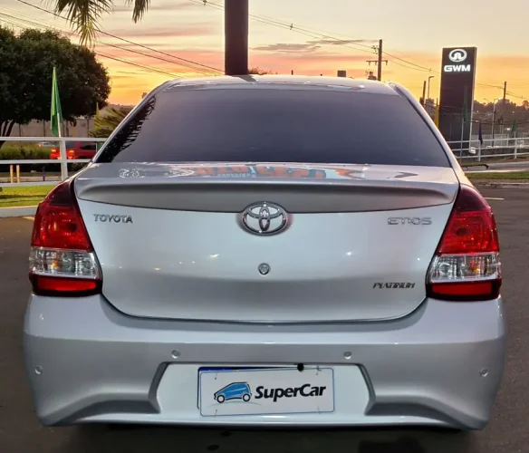 TOYOTA Etios Sedan 1.5 16V 4P FLEX PLATINUM AUTOM�TICO, Foto 4