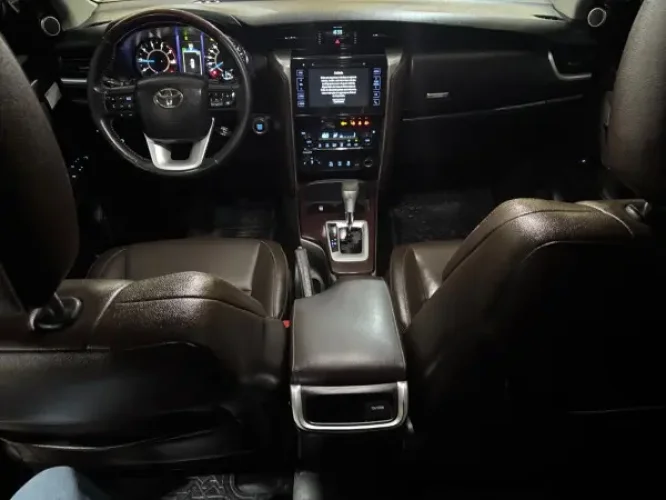 TOYOTA Hilux SW4 2.8 16V 4P SRX 4X4 7 LUGARES TURBO DIESEL AUTOM�TICO, Foto 11