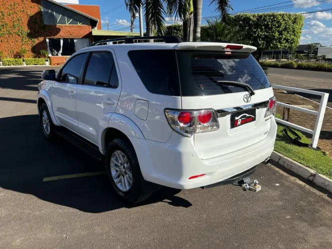TOYOTA Hilux SW4 3.0 16V 4P SRV 4X4 7 LUGARES TURBO DIESEL AUTOM�TICO, Foto 12