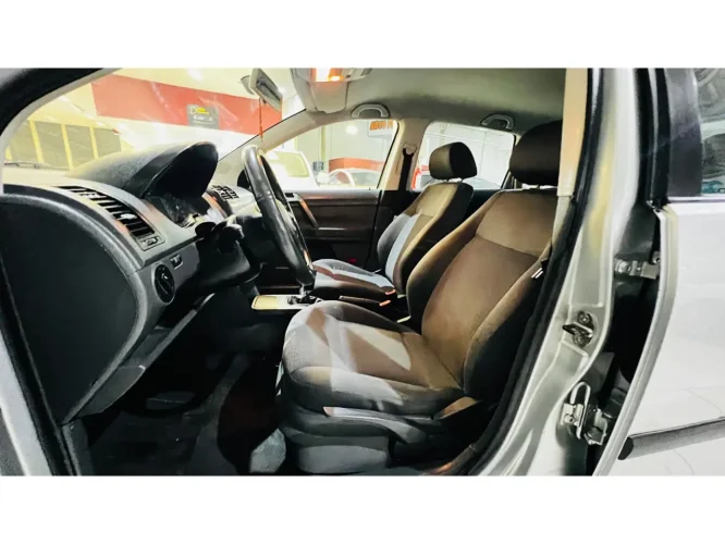 VOLKSWAGEN Polo Hatch 1.6 4P COMFORTLINE, Foto 6