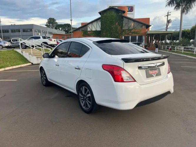 NISSAN Versa Sedan 1.6 16V 4P UNIQUE FLEX XTRONIC AUTOM�TICO CVT, Foto 2