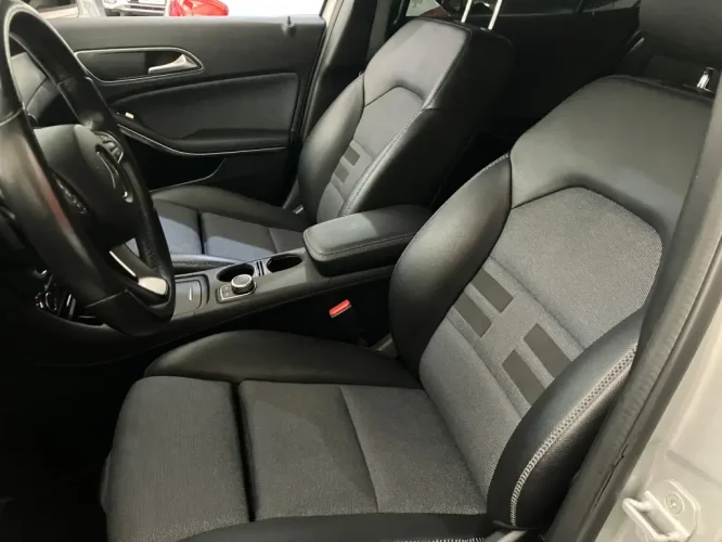 MERCEDES-BENZ GLA 200 1.6 16V 4P CGI STYLE TURBO AUTOM�TICO, Foto 3
