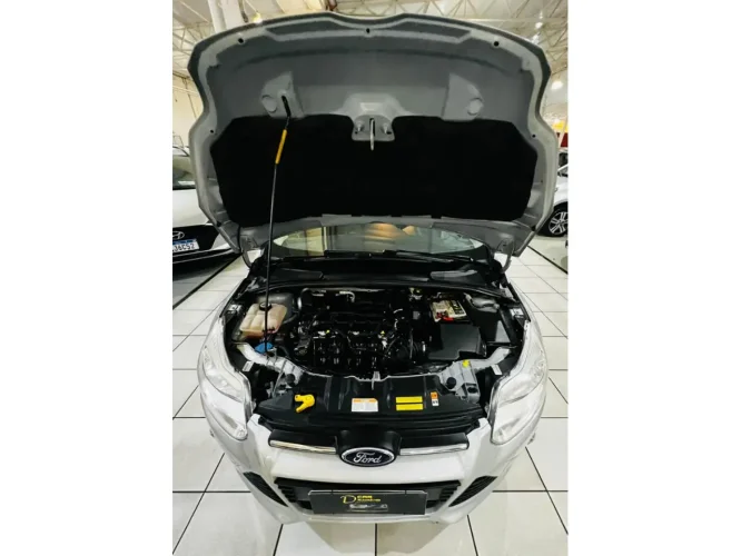 FORD Focus Hatch 1.6 16V 4P SE FLEX, Foto 7