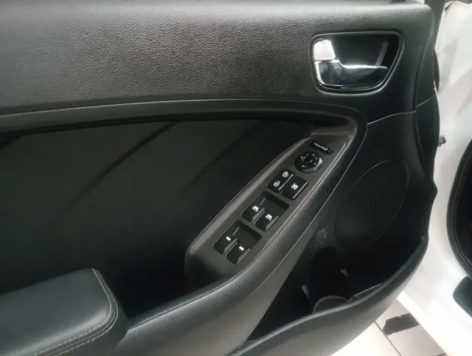 KIA Cerato Sedan 1.6 16V 4P SX AUTOM�TICO, Foto 7
