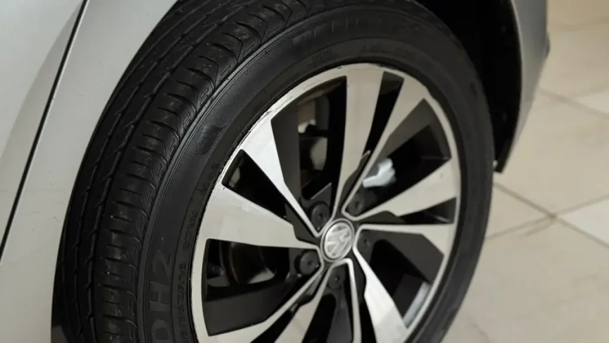 VOLKSWAGEN Polo Hatch 1.0 12V 4P 200 TSI  COMFORTLINE AUTOM�TICO, Foto 15