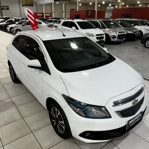 CHEVROLET Onix Hatch 1.4 4P FLEX LT, Foto 3