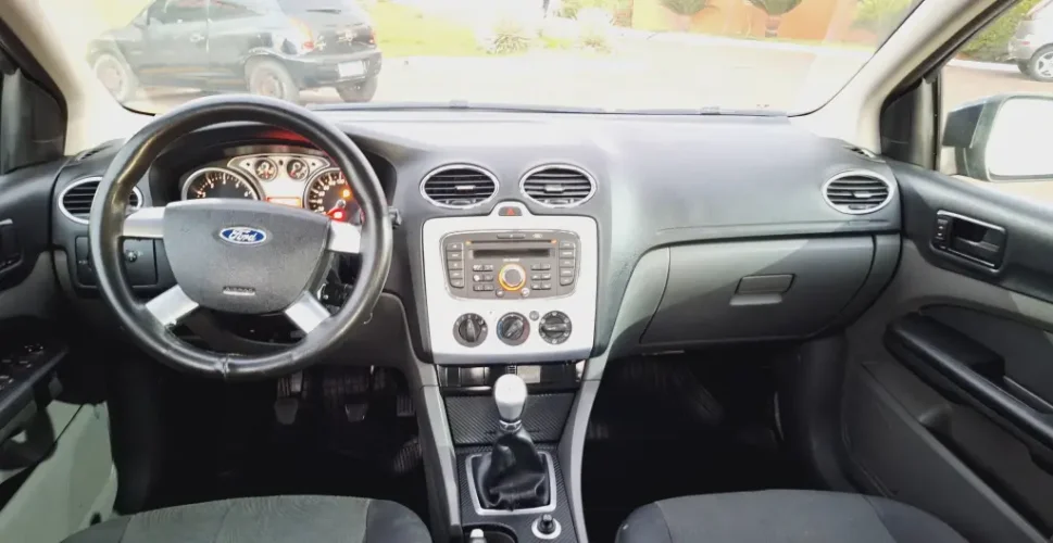 FORD Focus Hatch 1.6 16V 4P SE FLEX, Foto 6