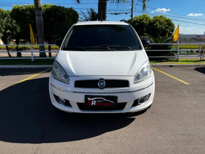 FIAT Idea 1.6 16V 4P FLEX ESSENCE DUALOGIC AUTOMATIZADO, Foto 2